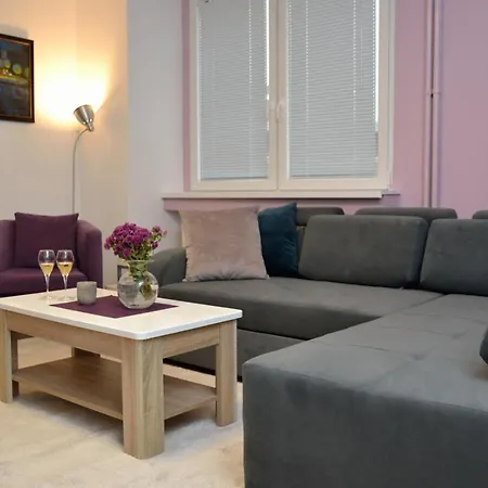 Апартаменты Heart Of The - 75sqm - Free Parking *