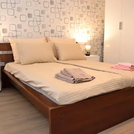 Heart Of The - 75sqm - Free Parking Скопье