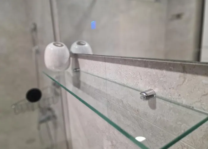 Heart Of The - 75sqm - Free Parking