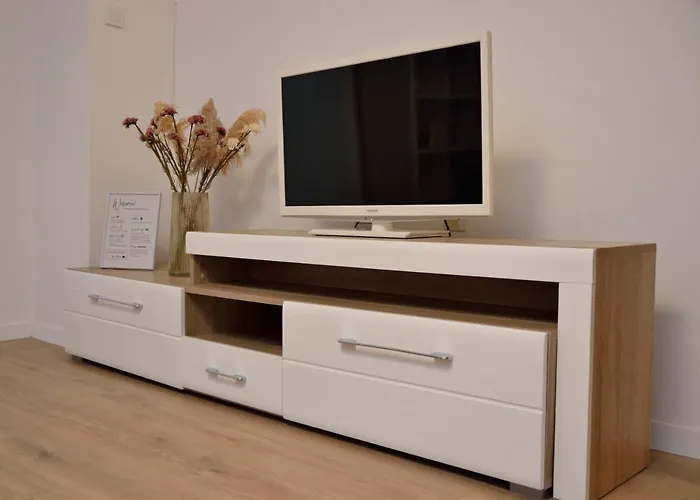 Heart Of The - 75sqm - Free Parking *